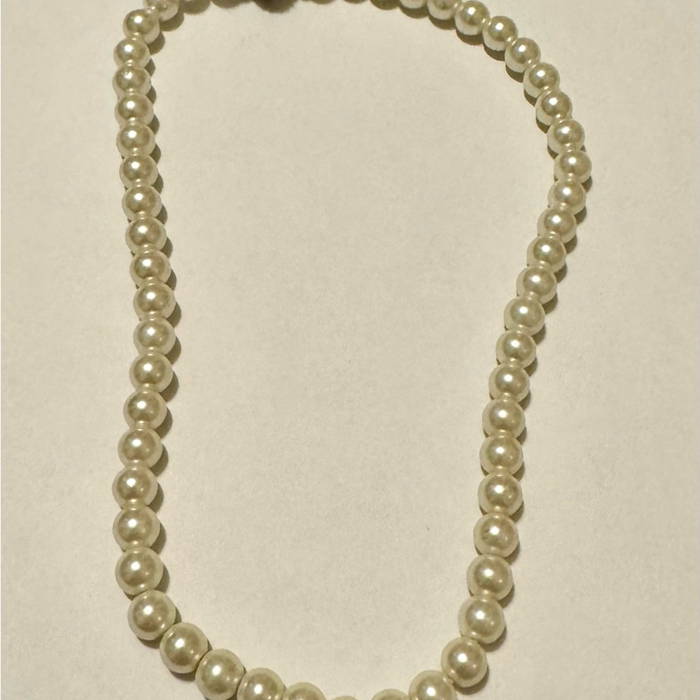 Elegant Pearl Necklace